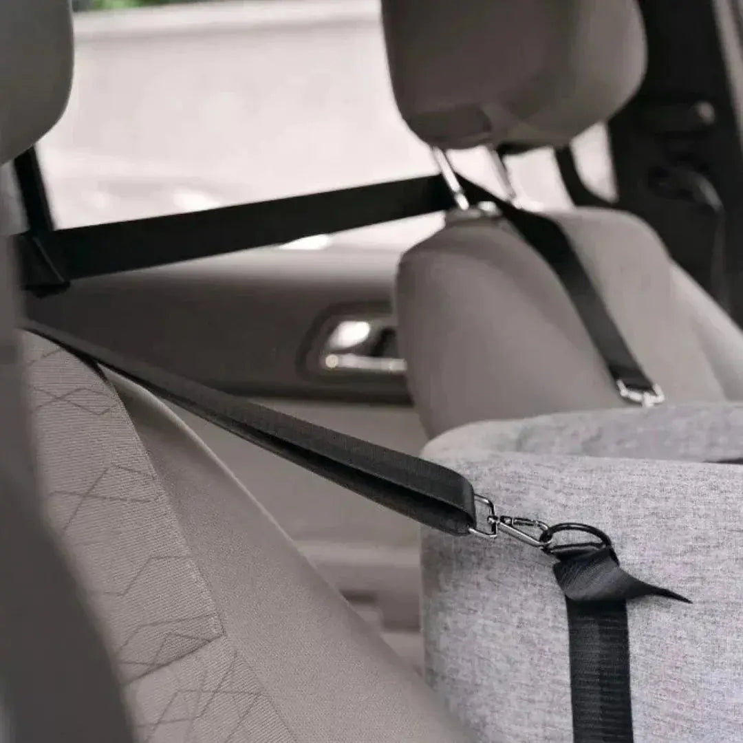 Dog Console Car Seat – for small dogs, safety clip, washable cover