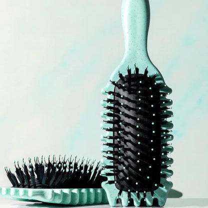 Curl Brush – defines and separates curls, flexible bristles, tail handle