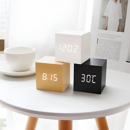 Wood Cube Alarm Clock – LED display, temperature, USB or battery