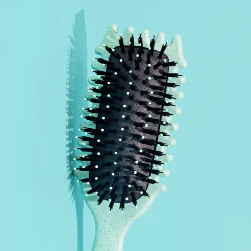 Curl Brush – defines and separates curls, flexible bristles, tail handle