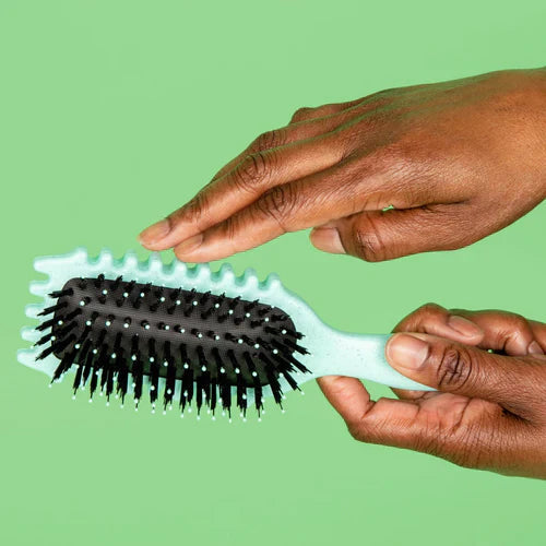 Curl Brush – defines and separates curls, flexible bristles, tail handle