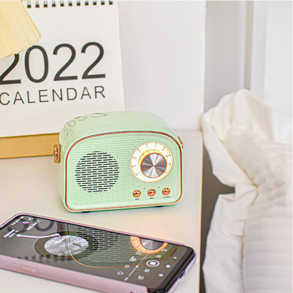 Retro Bluetooth Speaker – FM radio, carry handle, vintage dial design
