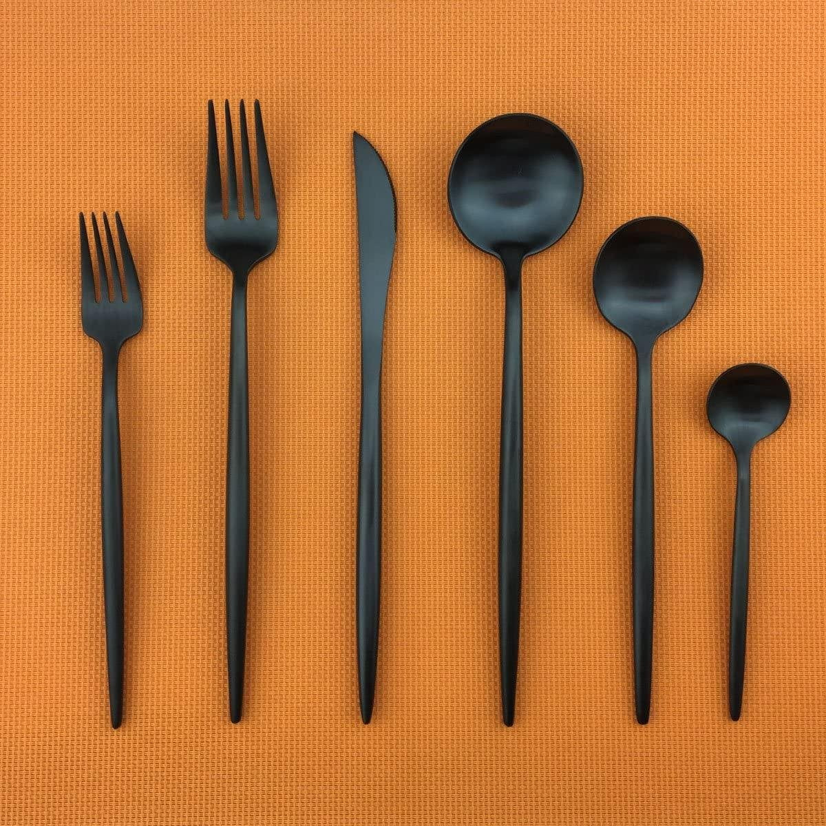 30-Piece Cutlery Set