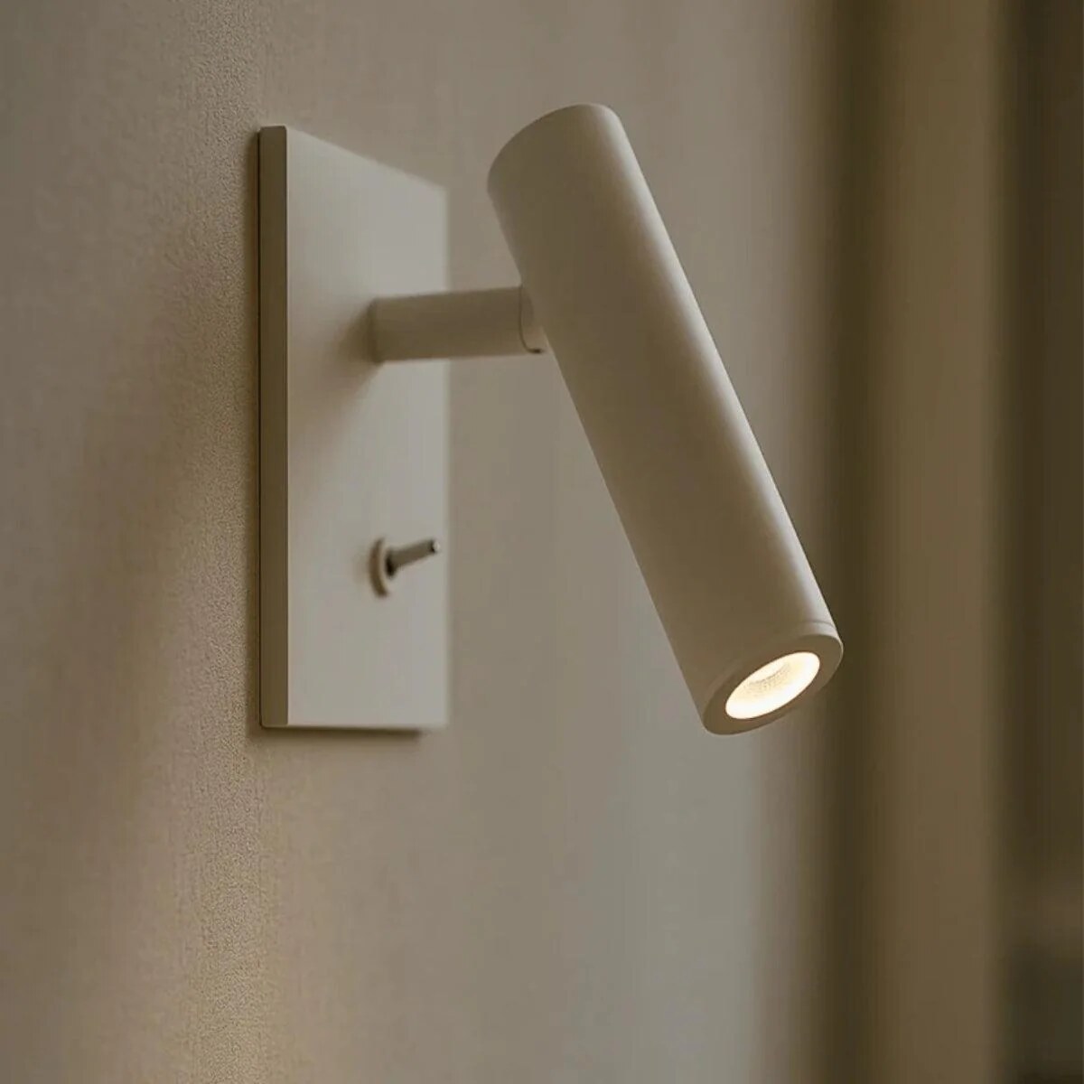 Adjustable Wall Light – reading lamp, minimal design, bedside
