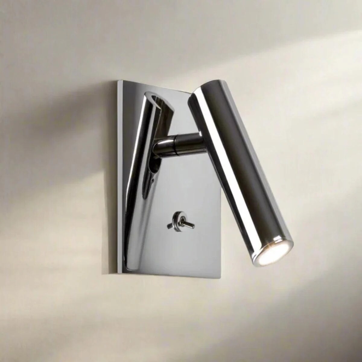 Adjustable Wall Light – reading lamp, minimal design, bedside
