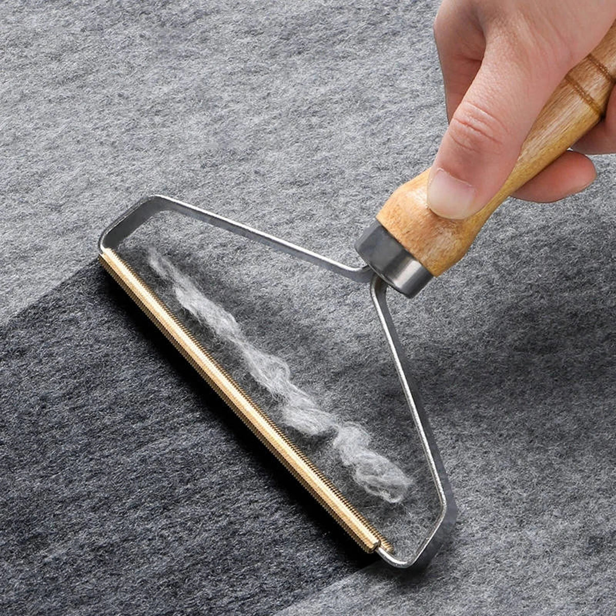 Lint Roller – reusable metal bristles, eco-friendly