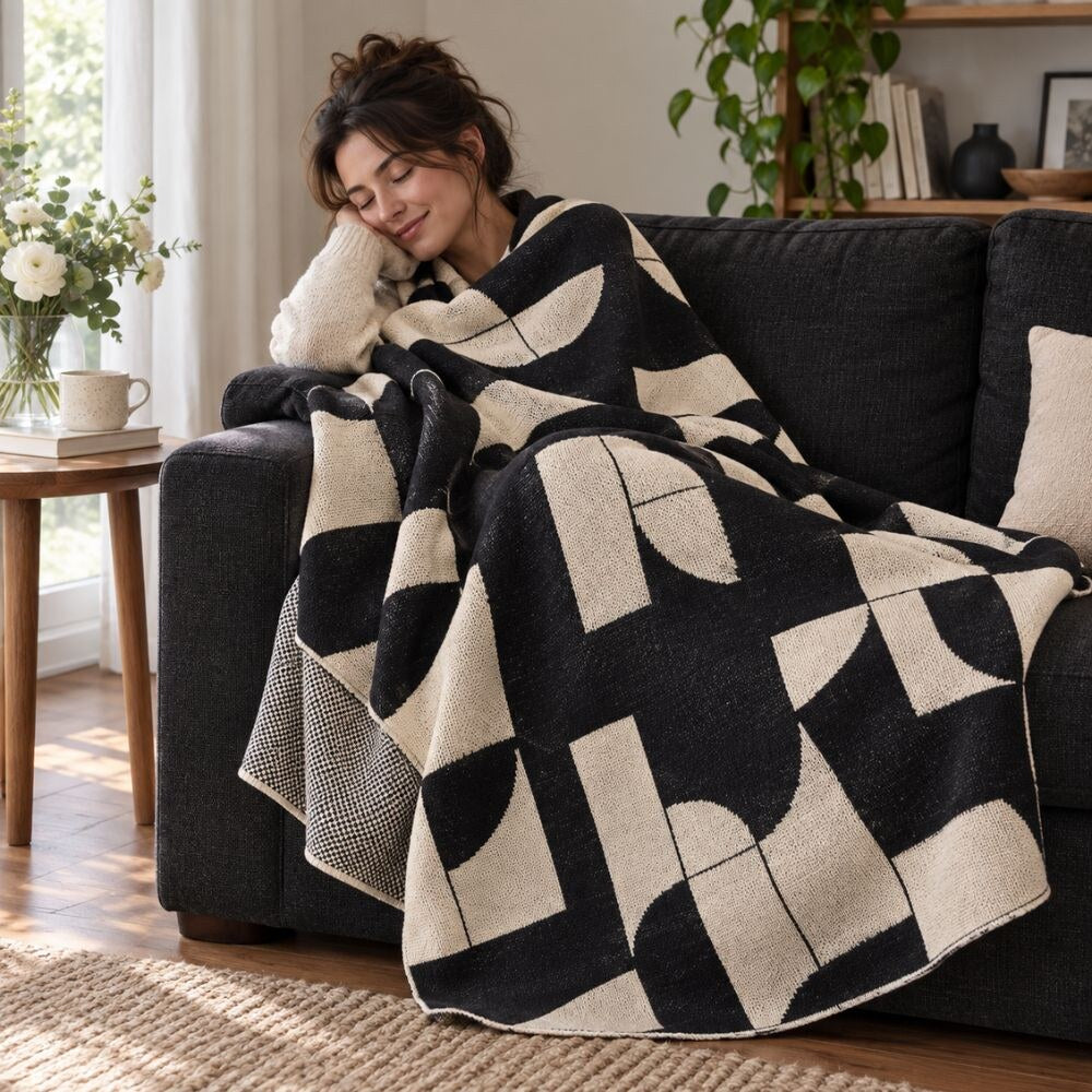 Monochrome Geometric Throw Blanket – retro design, microfibre blend