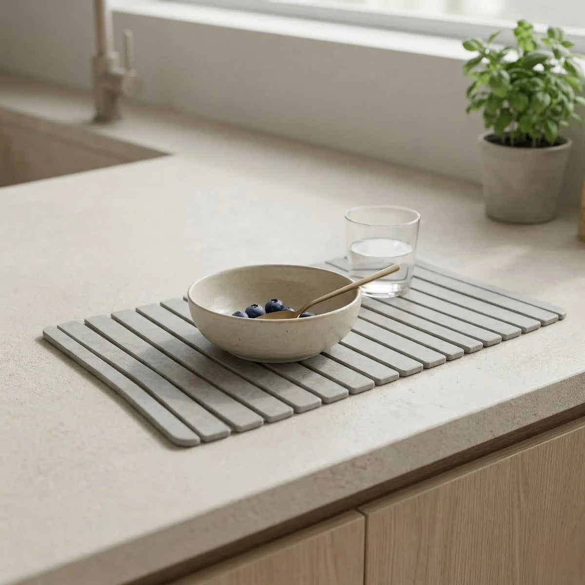 Quick-Dry Kitchen Mat – absorbs moisture, heat-resistant stone